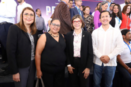 Reconocen a integrantes de la comunidad universitaria con el Galardón Guanajuato Premio Estatal al Mérito Laboral”